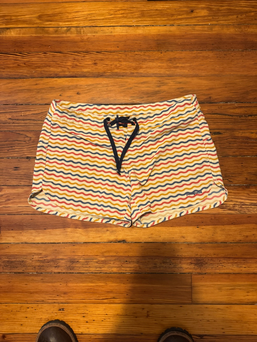 Patagonia Women's Wavefarer Boardshorts size 10